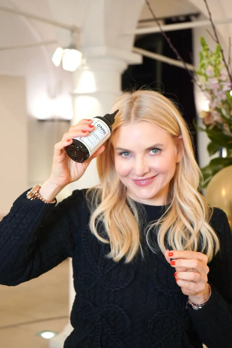 Protects the scalp, nourishes the hair